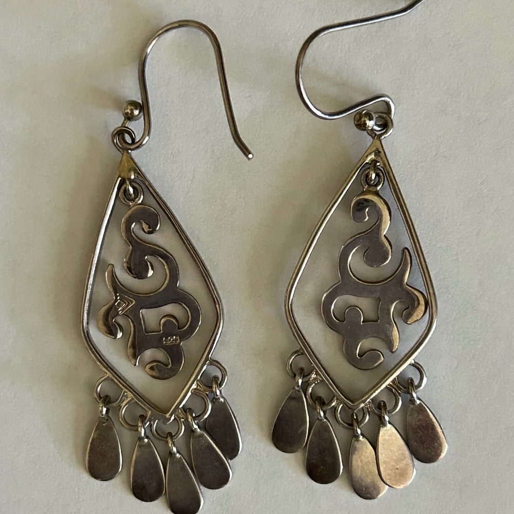 Silpada Floating Scroll Earrings - image 1